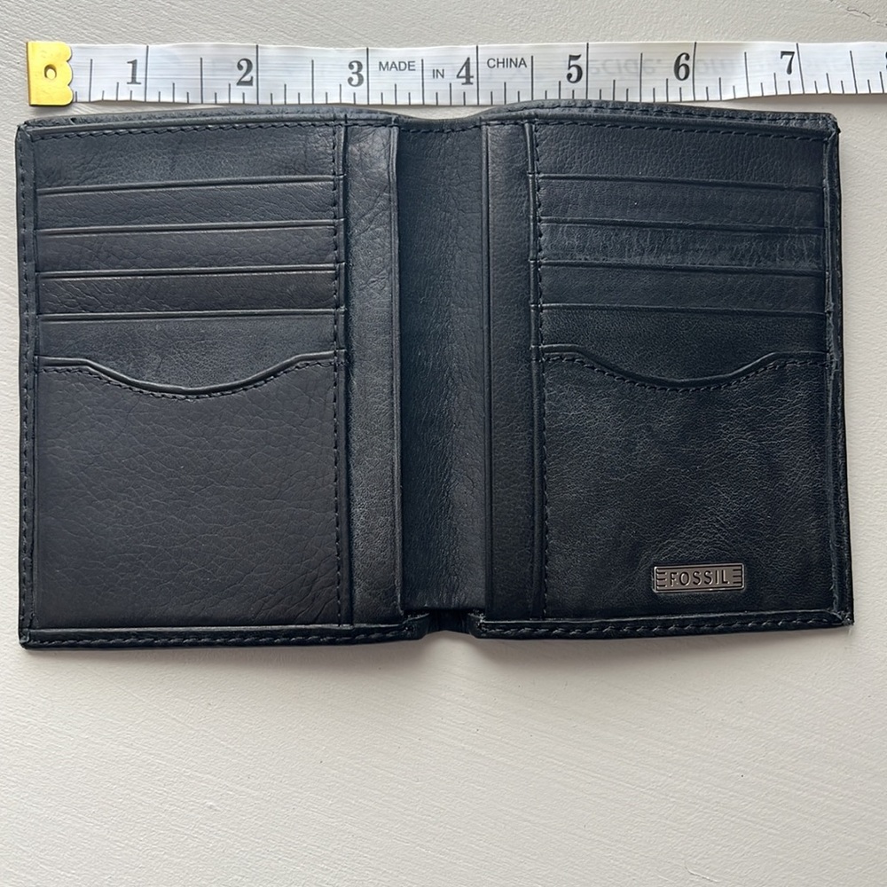 Men’s Fossil Leather Wallet - Picture 3 of 10